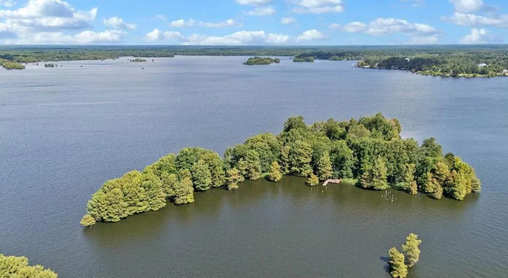 Island time in Louisiana! First time this has been offered! $895,000