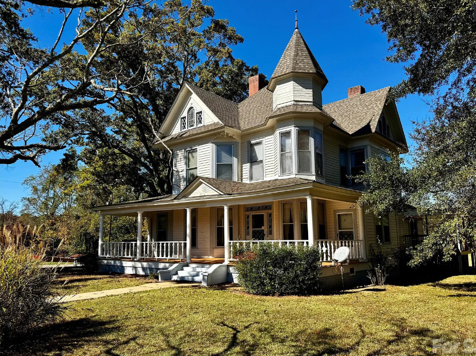 Original details inside! Over an acre in North Carolina. $399,000