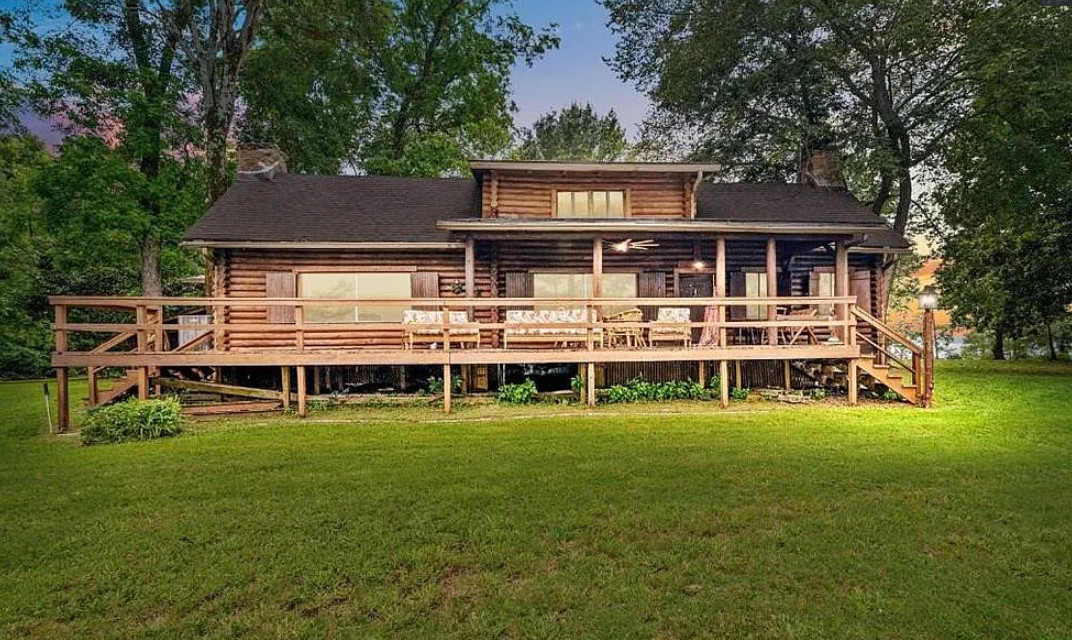 Island time in Louisiana! First time this has been offered! $895,000