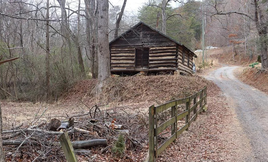 Former school and church! Almost four acres in Virginia. $59,500
