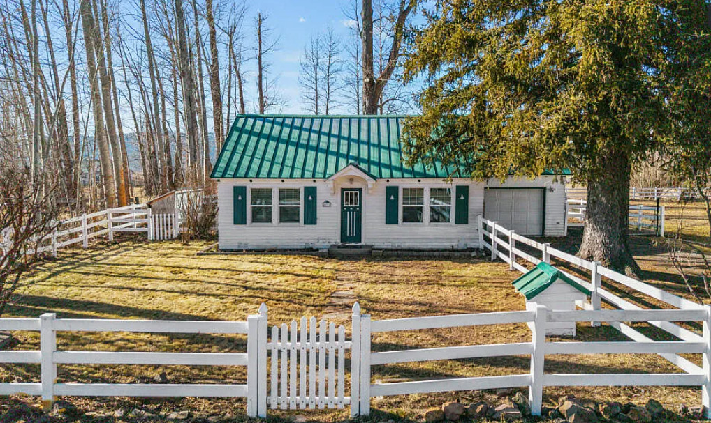 Cute house in Oregon! C. 1938. Over two acres. $385,000