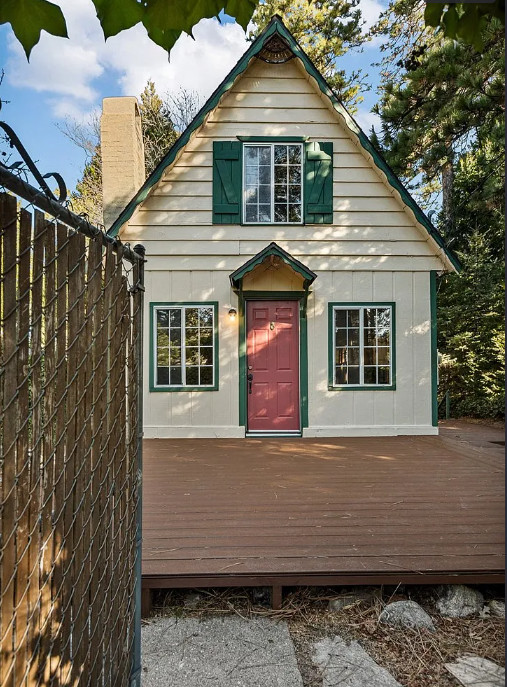 Storybook cottage! Circa 1938 in California. $299,000