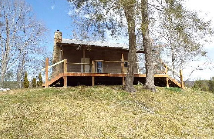 Nice vacation spot! Over six acres in North Carolina. $186,640