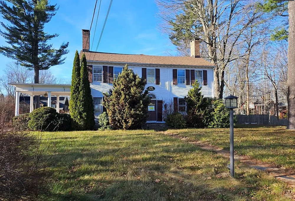 Diamond in the Rough! Nice floors! C. 1820 in Massachusetts. $299,900