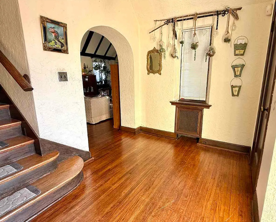 Stone house with a large in-ground pool! Circa 1928 in Oklahoma. $199,000