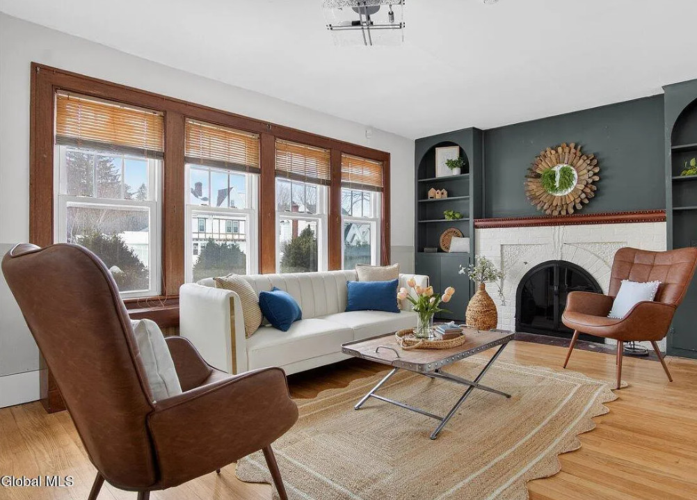 Pretty interior! Circa 1945 in New York. $229,000