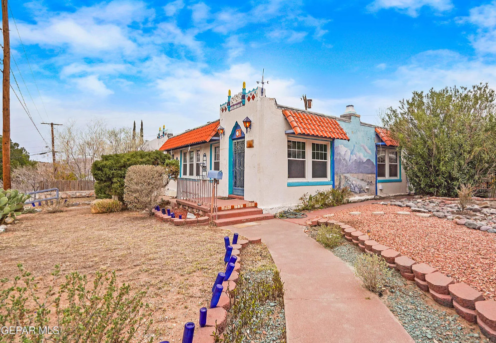 Eclectic! Love the bathroom. Circa 1929 in Texas. $395,000