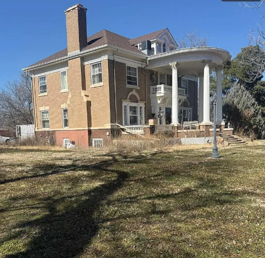 7,000 square feet! Circa 1912 in Kansas. $285,000