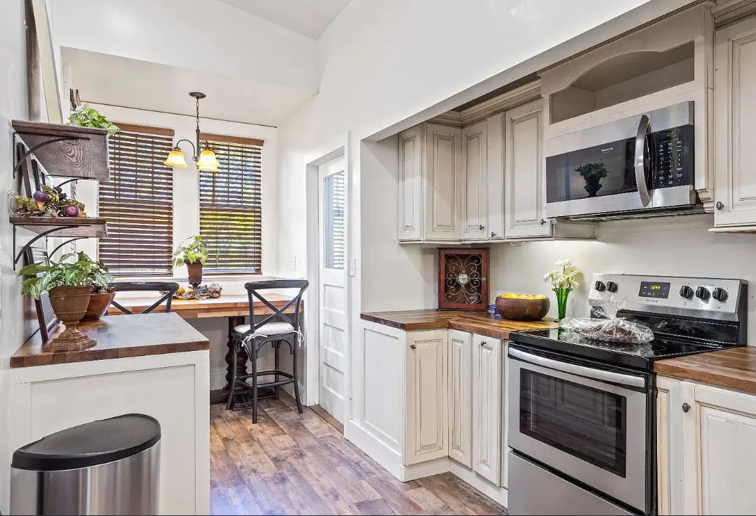 Nice interior! Circa 1931 in Florida. $279,900