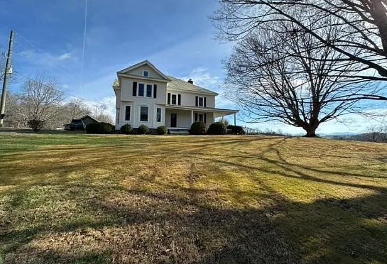 Beautiful House in Stunning Setting - 15 Acres in Virginia
