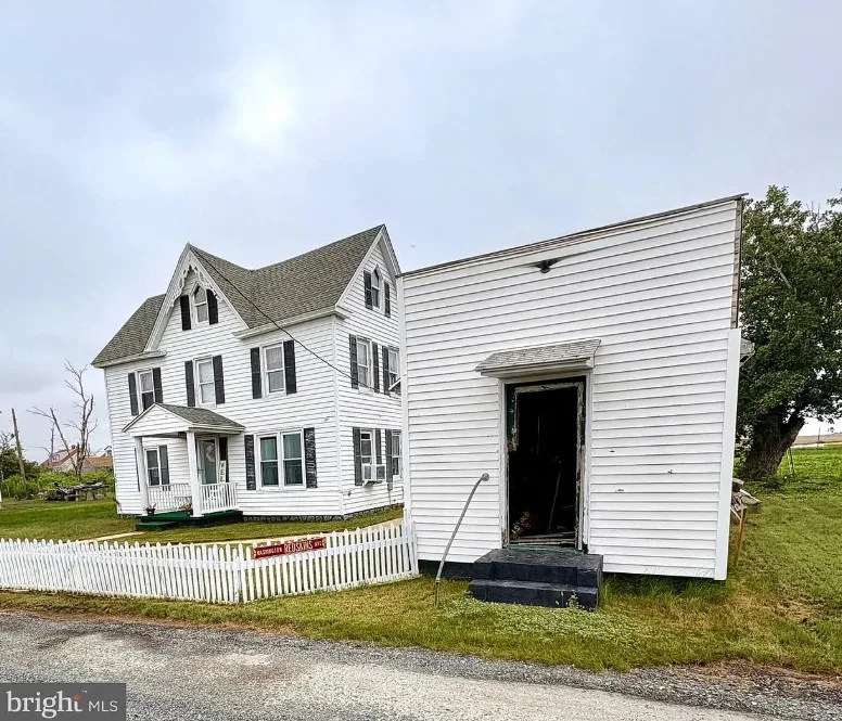 In a quaint village near the Chesapeake Bay. Circa 1920 in Maryland. $115,000