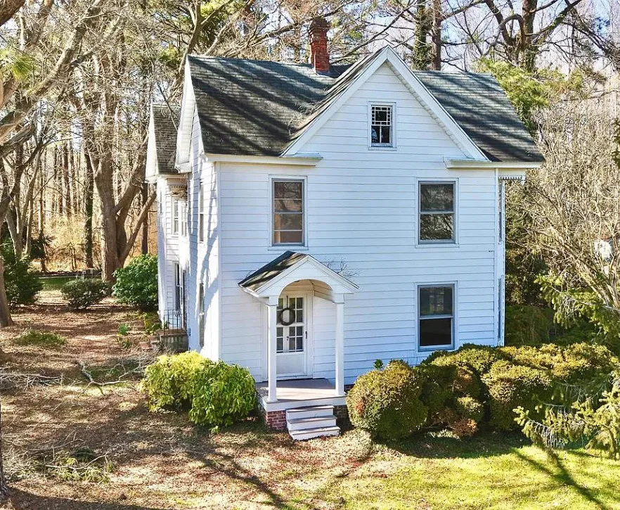 Diamond in the Rough! Over one acre in Virginia. $185,000