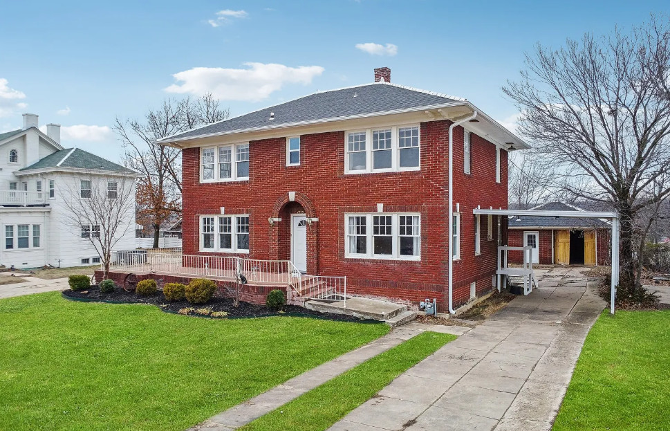$167,000! Pretty interior details! Circa 1920 in Oklahoma.