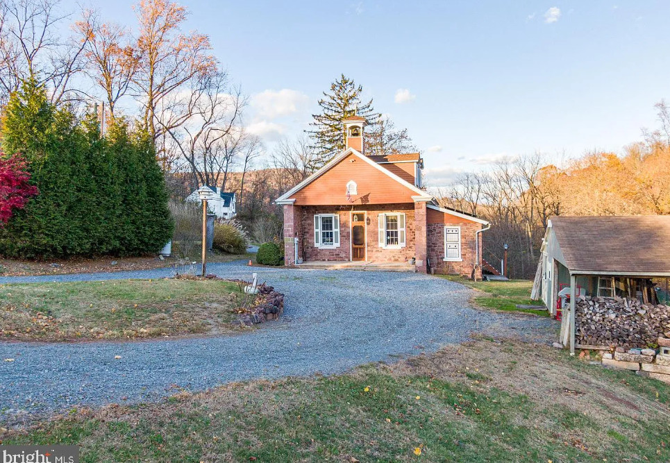 Schoolhouse Transformation! Circa 1890. Over an Acre in Pennsylvania