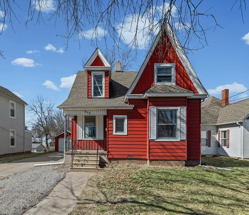 Pretty ceilings! Circa 1920 in Illinois. $137,000