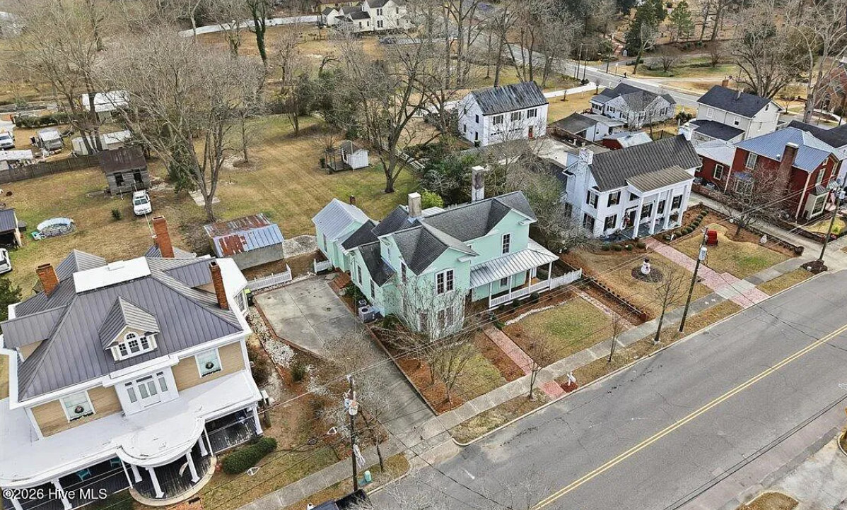 Pretty house! Pretty yard! Circa 1900 in North Carolina