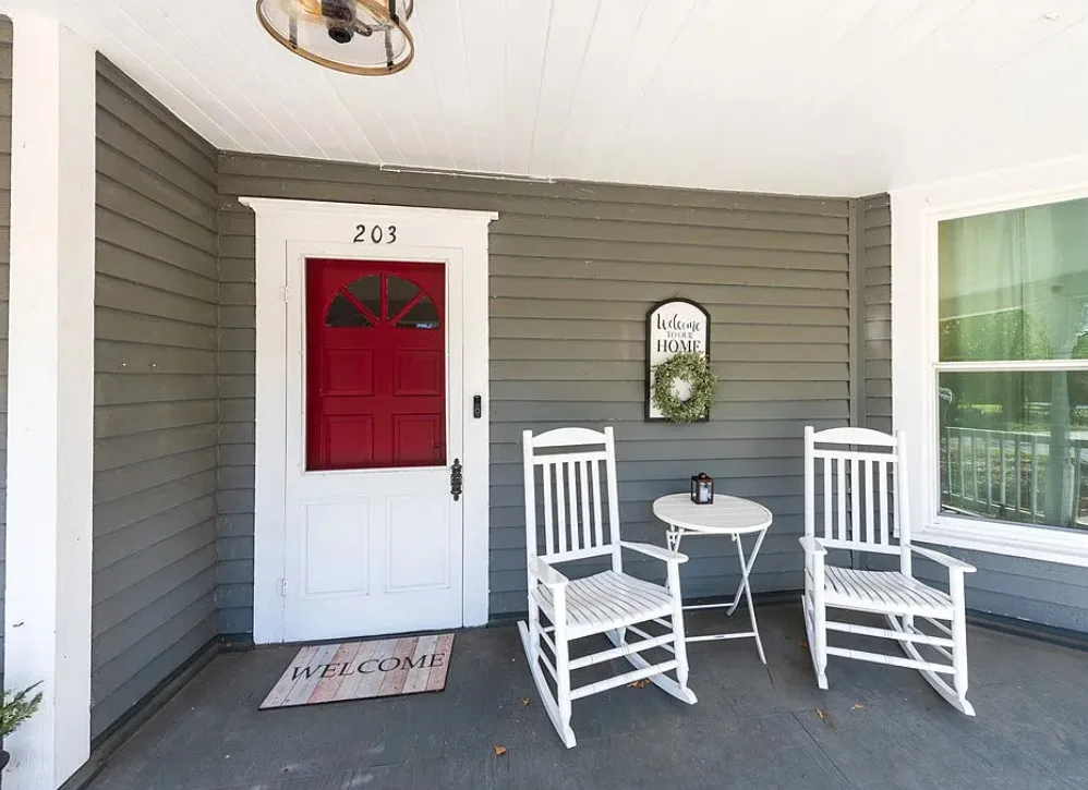 Porch goals! Move in ready! Detached in-law suite. C. 1900 in Georgia