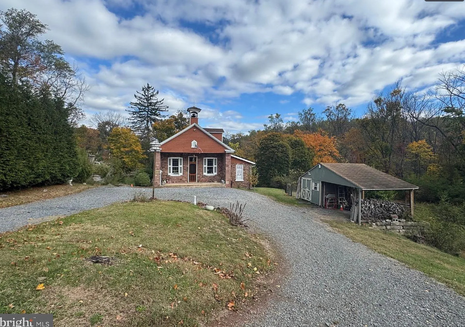 Schoolhouse Transformation! Circa 1890. Over an Acre in Pennsylvania
