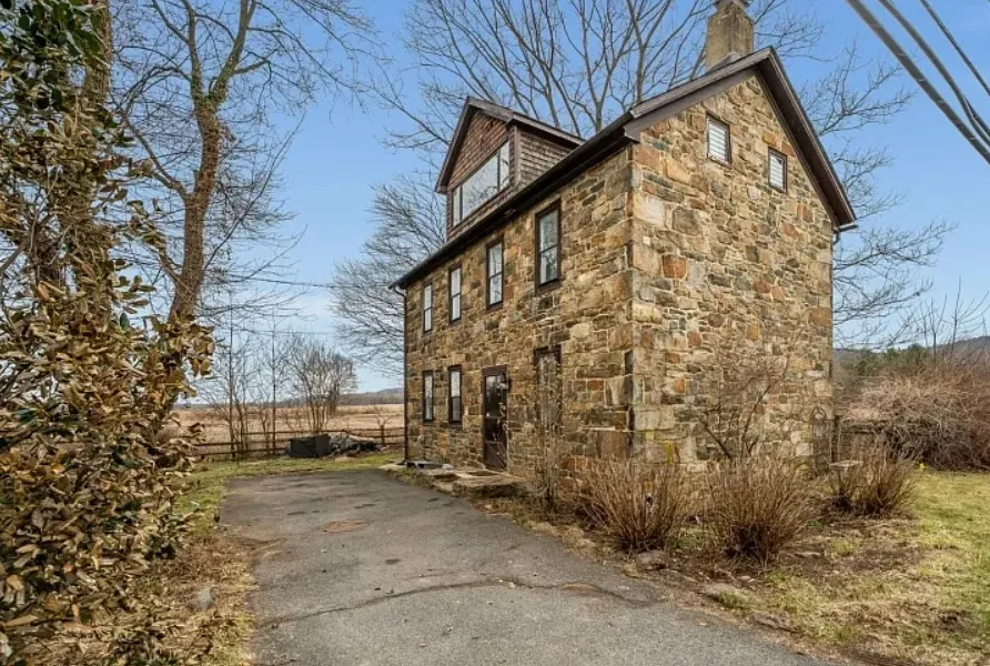 Unique interior! Circa 1800 in New Jersey. $355,000
