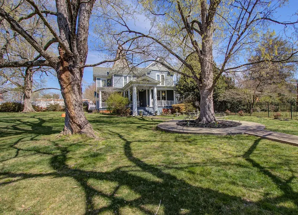 Pretty home! Circa 1920 in Virginia. $310,000