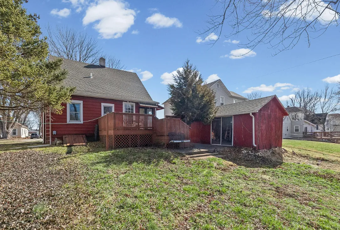 Pretty ceilings! Circa 1920 in Illinois. $137,000