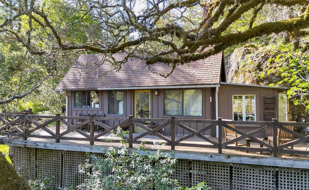 Cute cabin in California! Circa 1934. $349,000