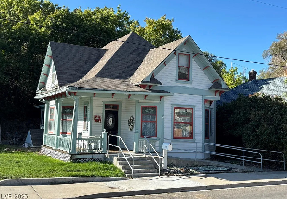 Vintage charm in Nevada! Circa 1910