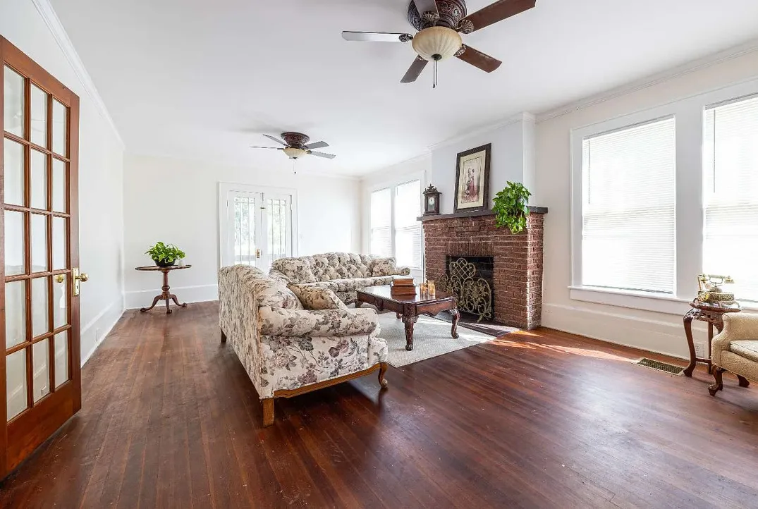 Nice interior! Circa 1931 in Florida. $279,900