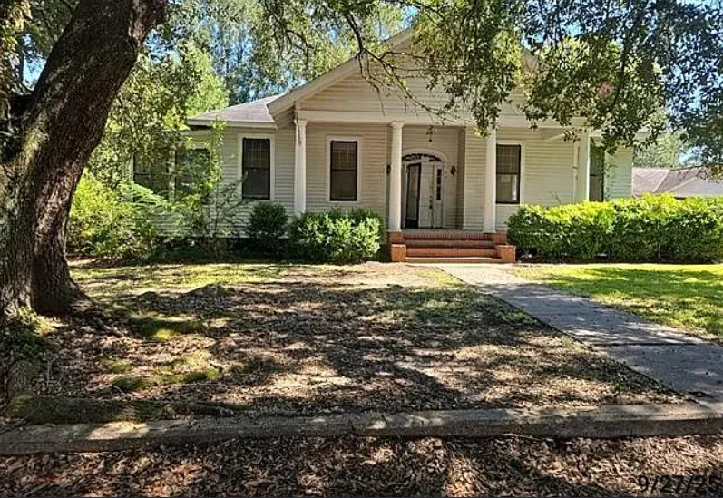 This has potential! Circa 1919. One acre in Louisiana. $74,900