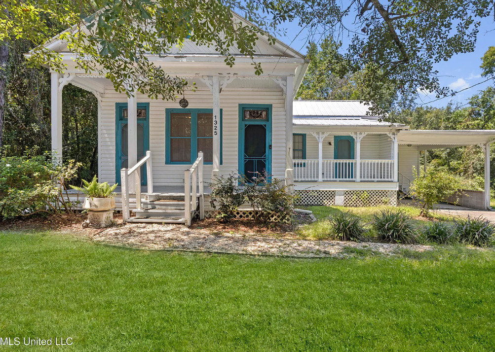 Cute House! Not far from the beach! Circa 1895 in Mississippi. $169,900