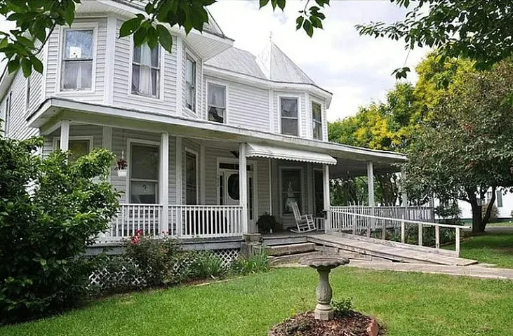 Nice porch! Circa 1902 in Virginia. $115,000