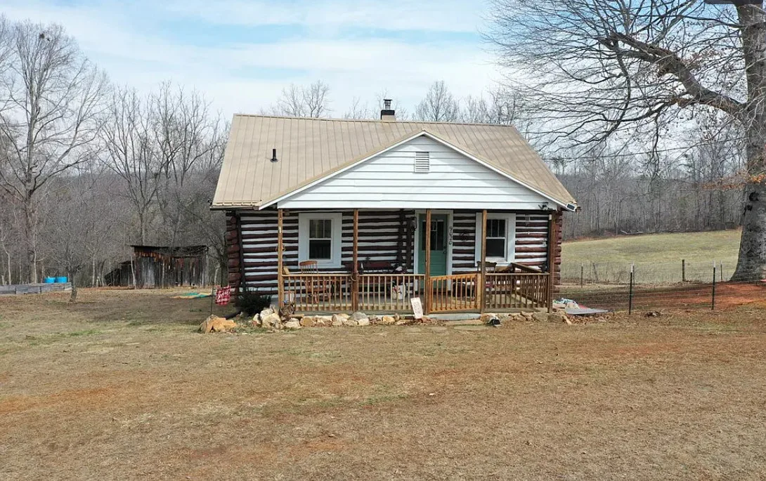 Cute interior! Pretty area! Almost an acre in Virginia. $179,000