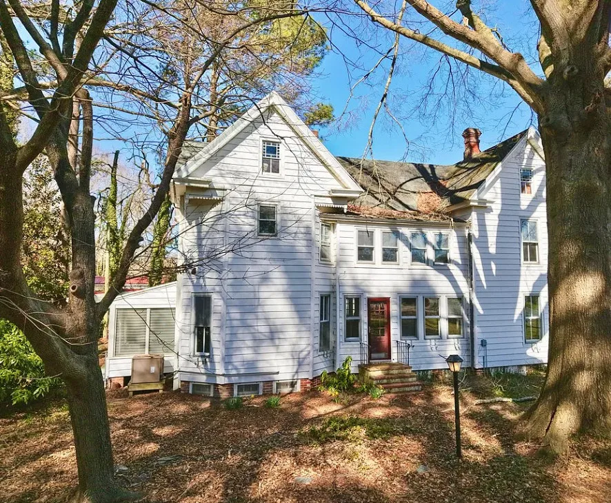 Diamond in the Rough! Over one acre in Virginia. $185,000