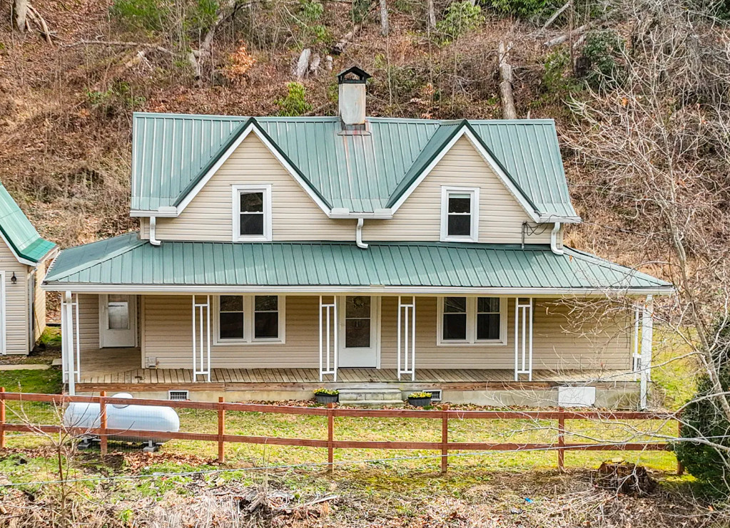 Move in Ready! Nice Porch! One Acre in North Carolina