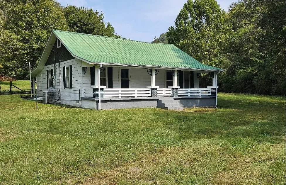 Has a creek! Pretty setting! Almost ten acres in Tennessee