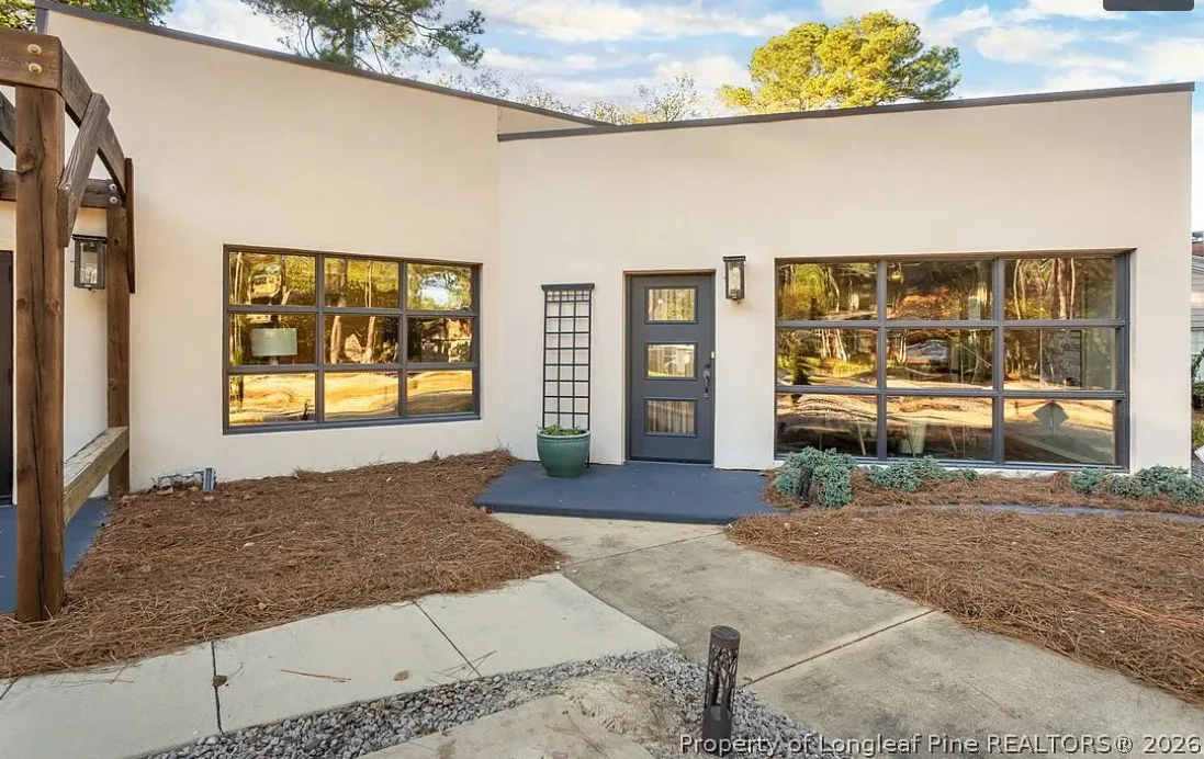 Pretty Mid-Century Modern in North Carolina. C. 1954