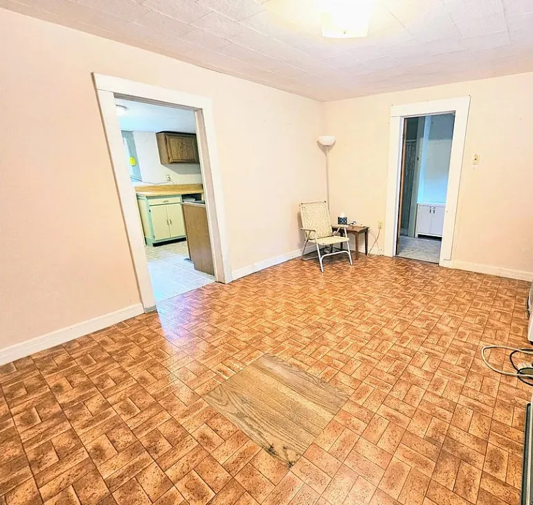 16 acres! Mountain cottage fixer upper in North Carolina