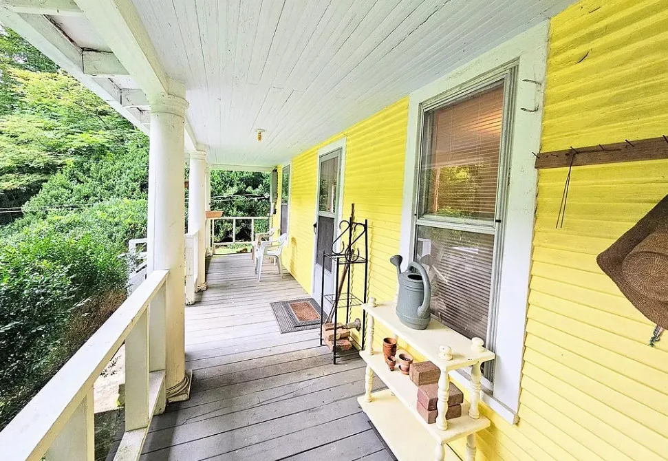 16 acres! Mountain cottage fixer upper in North Carolina