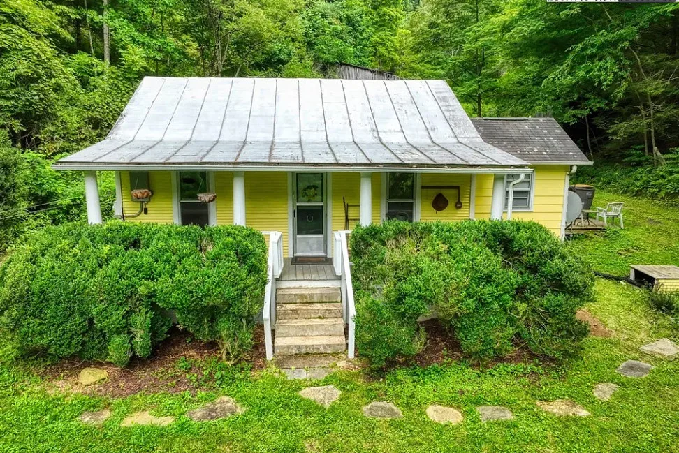 16 acres! Mountain cottage fixer upper in North Carolina