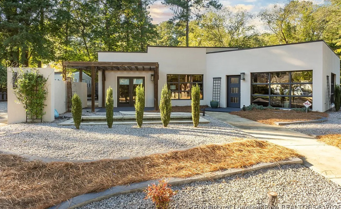 Pretty Mid-Century Modern in North Carolina. C. 1954