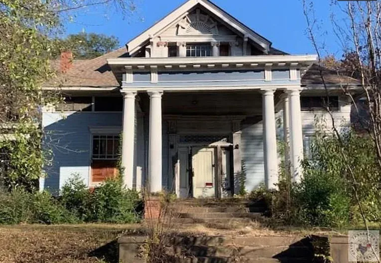 Fixer Upper Alert! C. 1900 in Arkansas