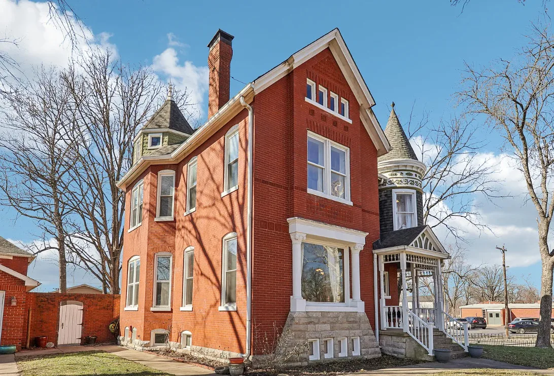 This is so pretty! Circa 1895 in Illinois. $365,000