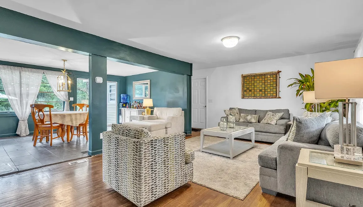 Pretty interior! Circa 1955 in Florida. $259,900