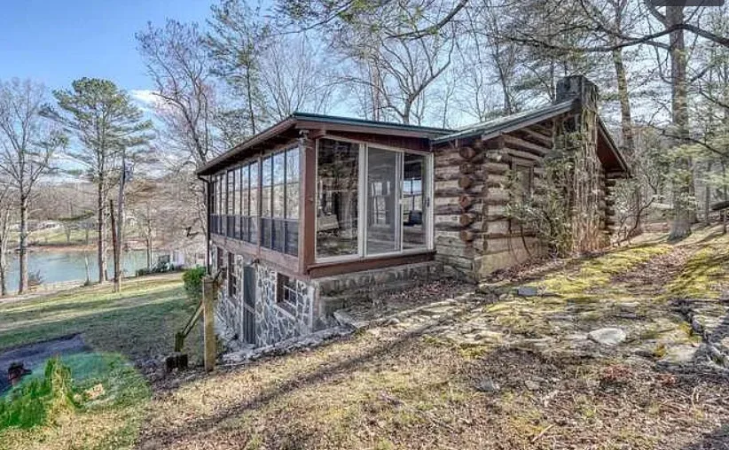 Lakehouse in Georgia! Rustic, but has potential! $265,000