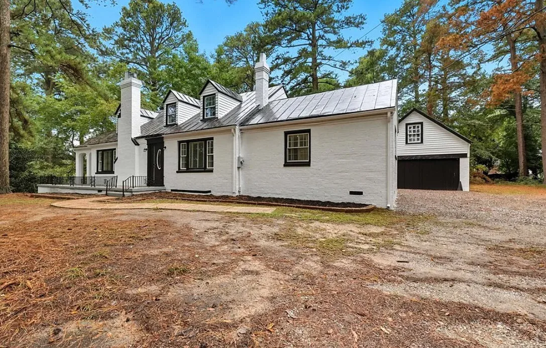 Pretty porch! Circa 1941 in Virginia. $349,900