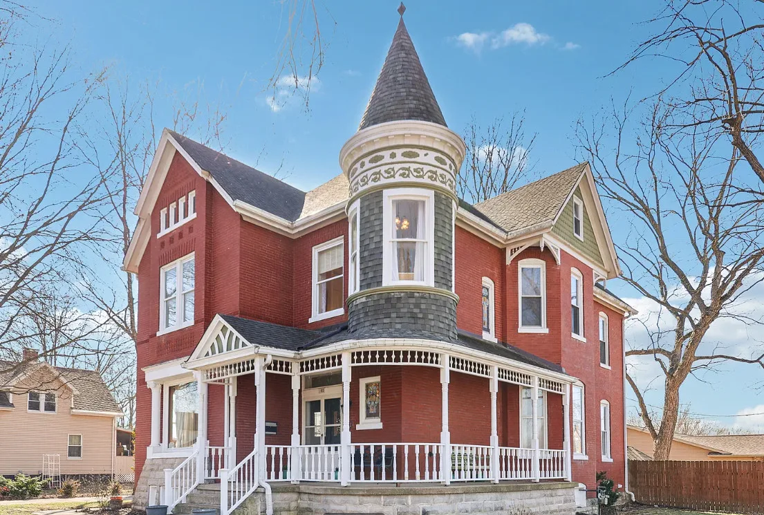 This is so pretty! Circa 1895 in Illinois. $365,000