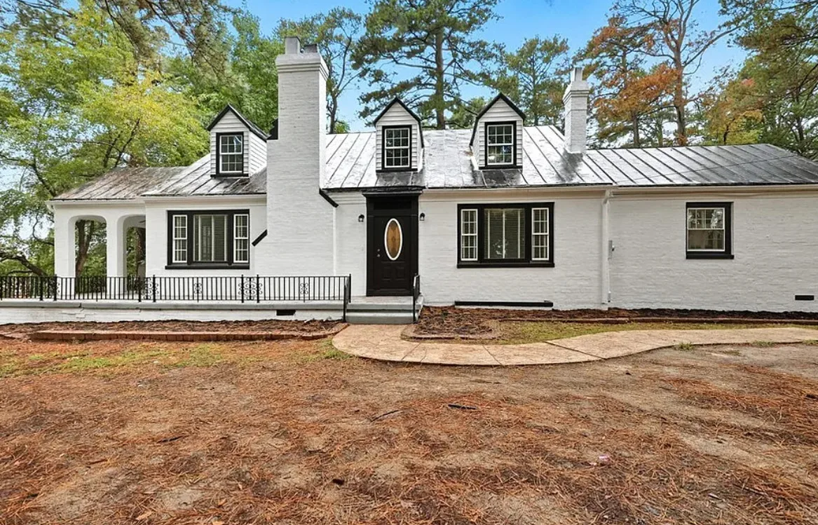 Pretty porch! Circa 1941 in Virginia. $349,900