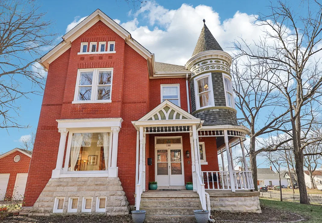This is so pretty! Circa 1895 in Illinois. $365,000