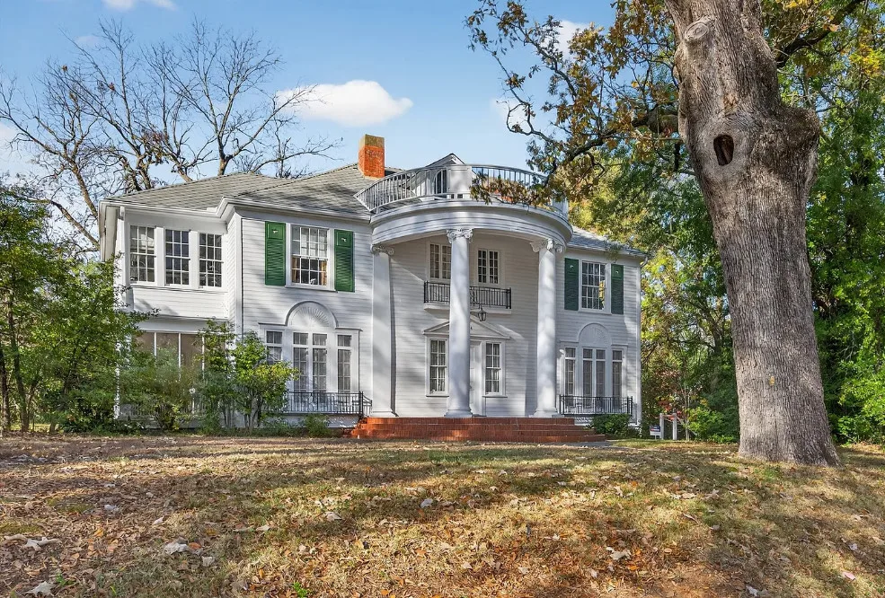 Grand exterior! Circa 1895 in Louisiana. $245,000