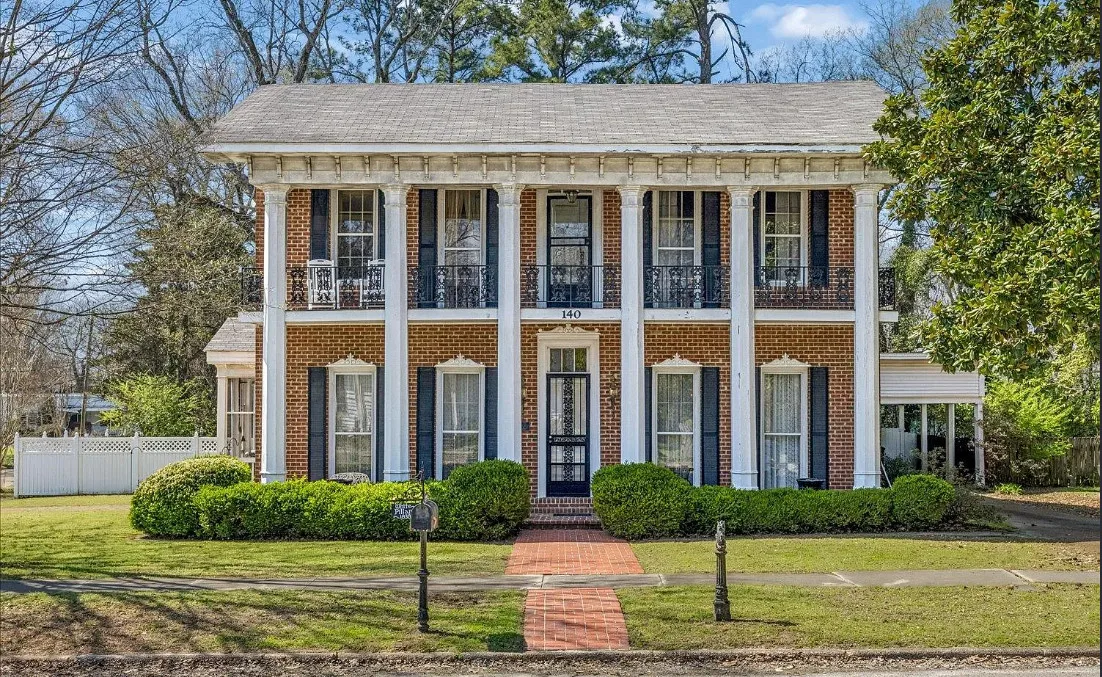 Pretty! &ldquo;Semi-White Pillars&rdquo;, Circa 1838 in Mississippi